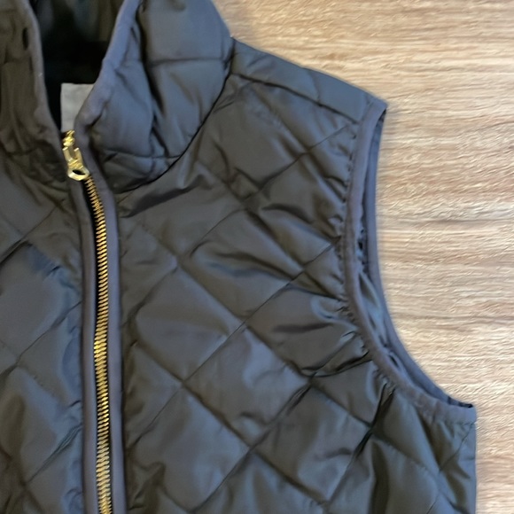 Old Navy Black Full Zip Lightweight Quilted Sleeveless Vest - Picture 4 of 8